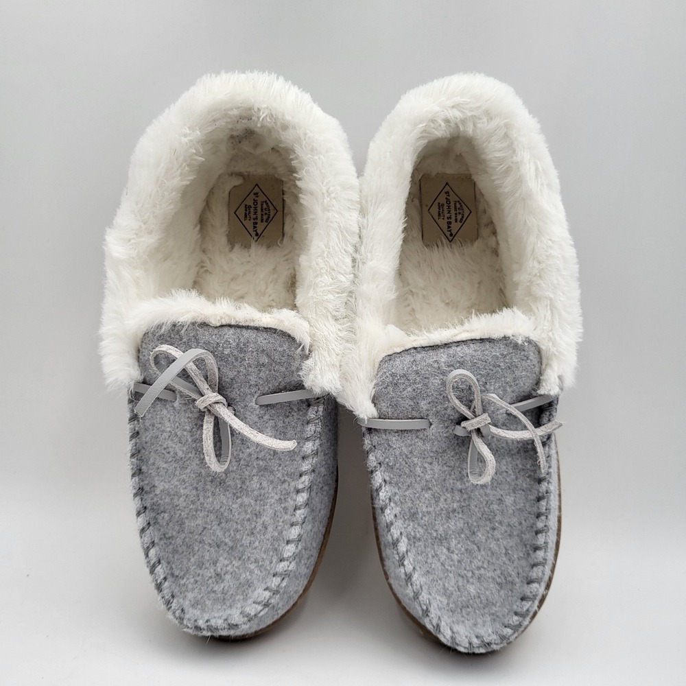 St. John's Bay ladies Gray slippers Faux‎ Fur Trim Size 9-10